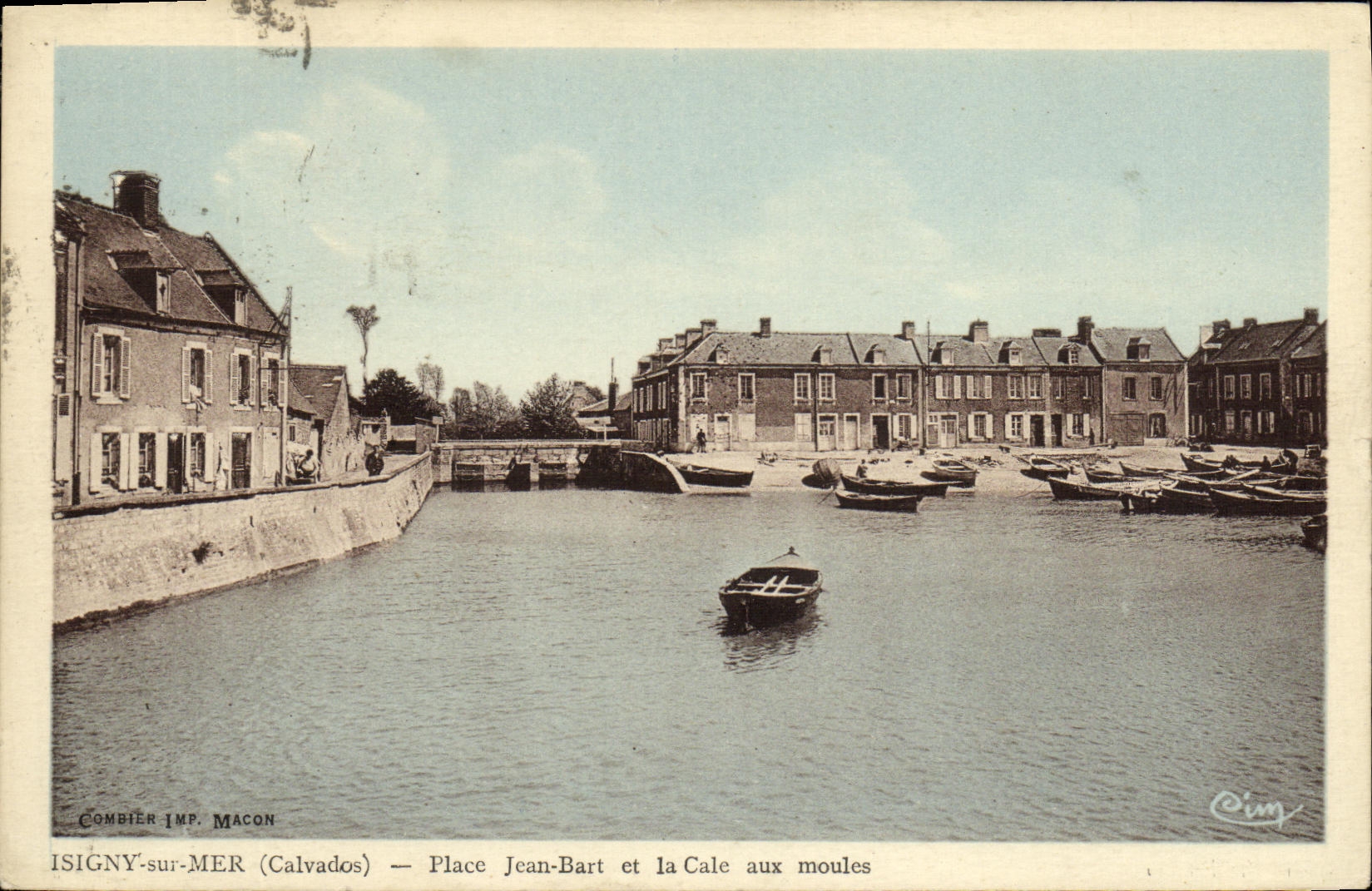 Isigny-sur-Mer (Calvados) — Place Jean-Bart et la Cale aux moules