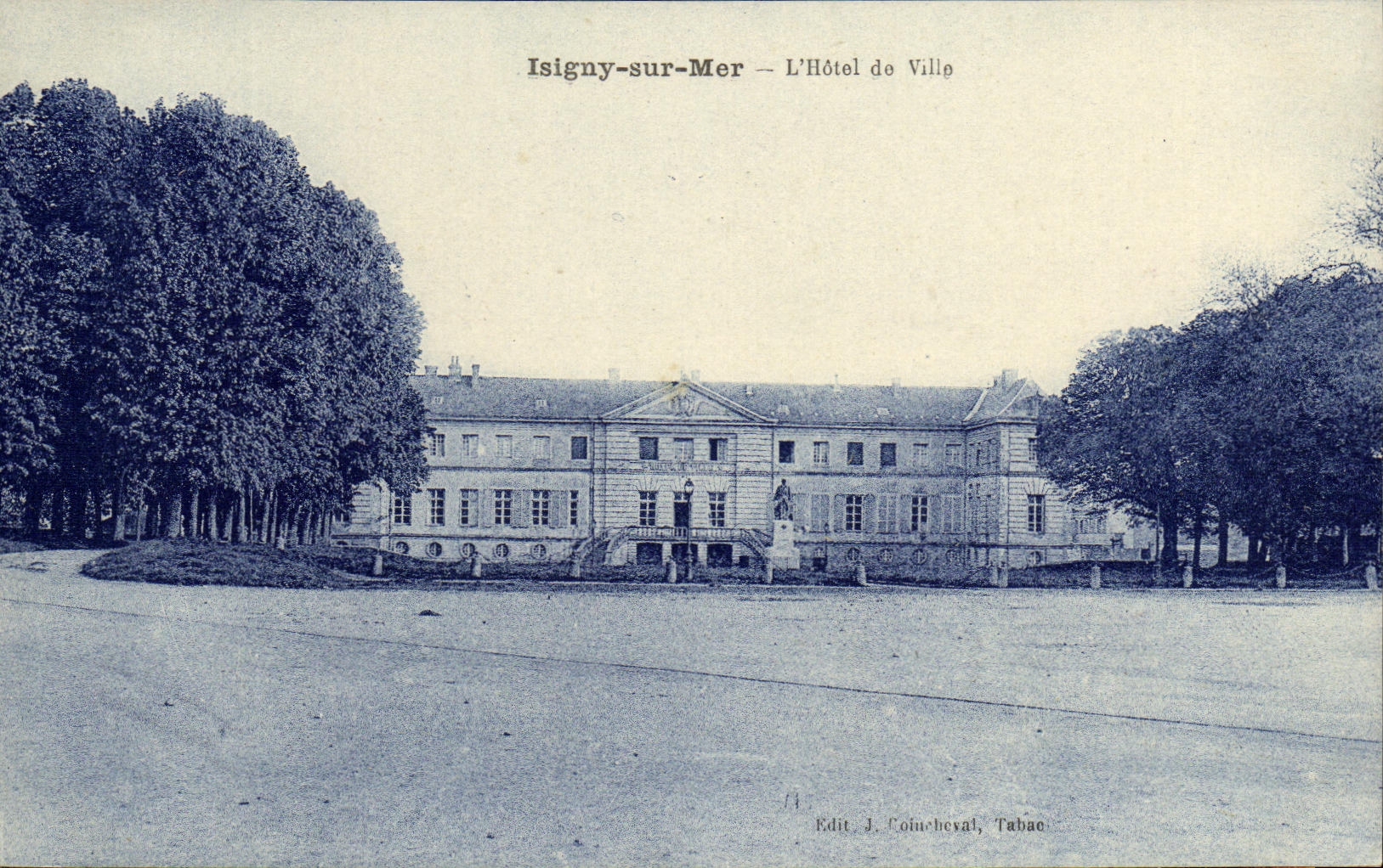Isigny-sur-Mer — L'Hôtel de Ville — Edit. J. Coincherval, Tabac