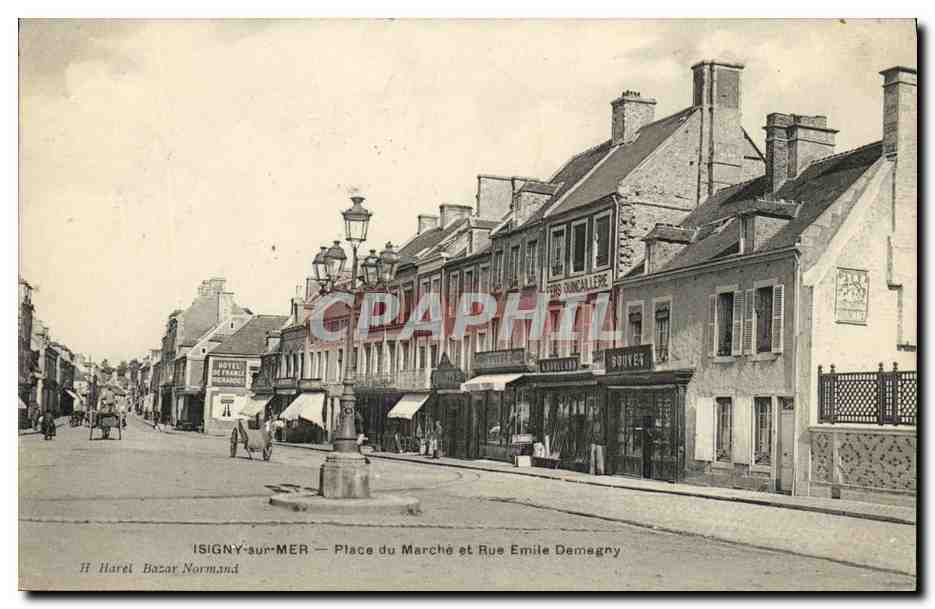 CPA Isigny Sur Mer Place du Marche et Rue Emile Damegny