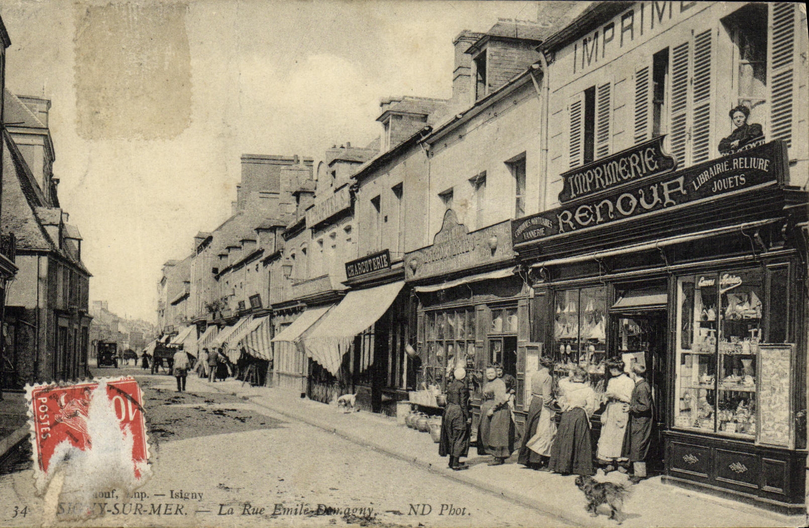 CPA Isigny Sur Mer la rue Emile Domagny Imprimerie Renouf