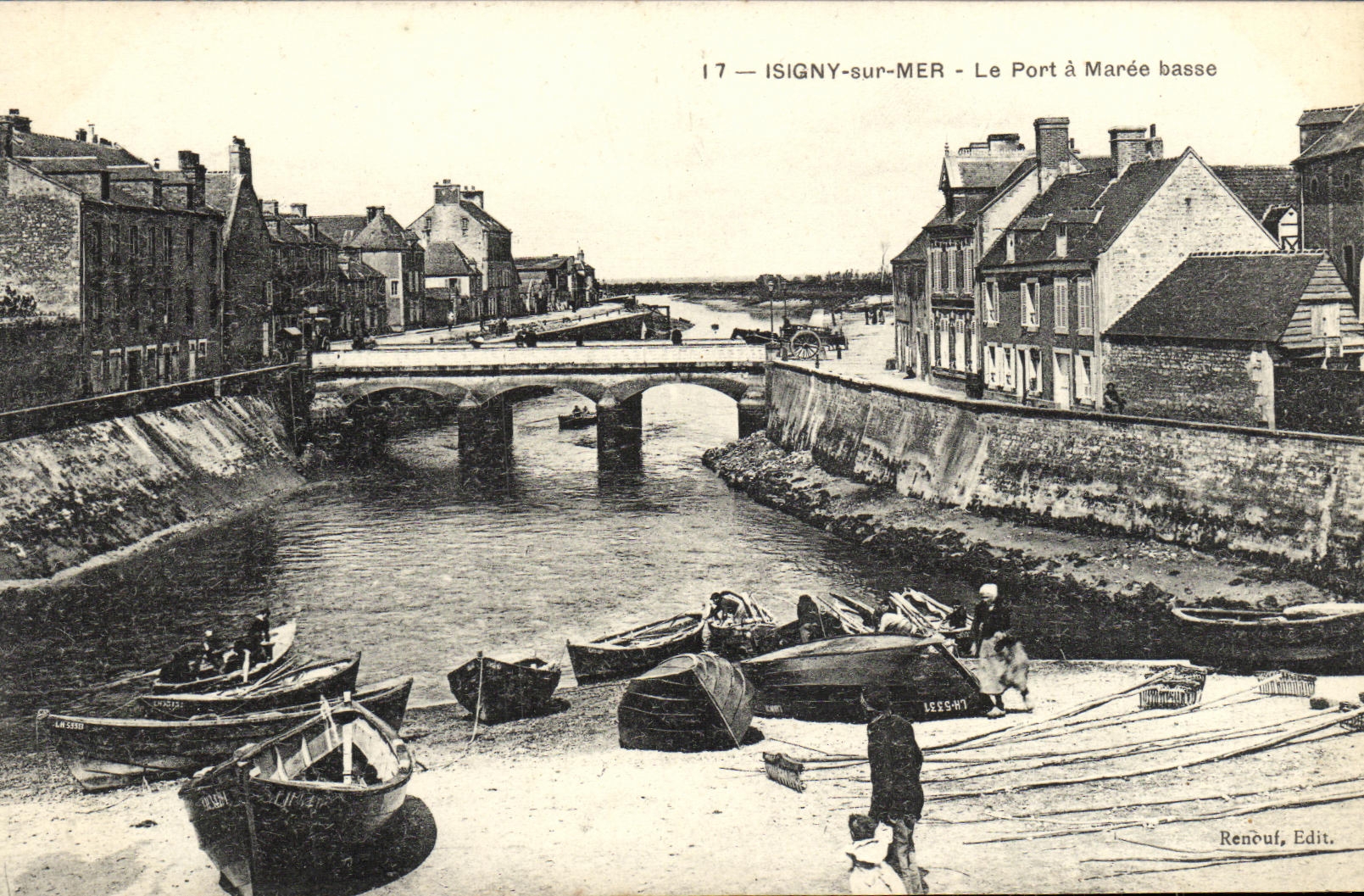 CPA Isigny Sur Mer Le Port a Maree Basse Bateaux