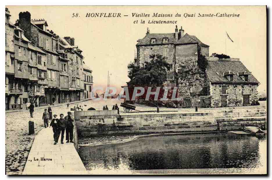 Honfleur — Vieilles Maisons du Quai Sainte-Catherine et la Lieutenancé