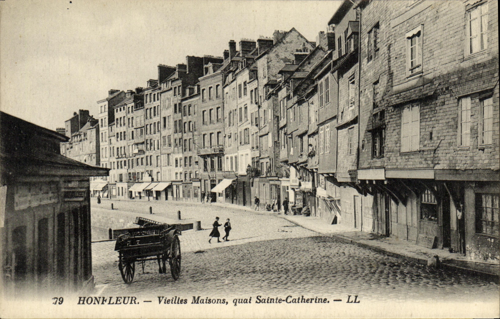 Honfleur — Vieilles Maisons, quai Sainte-Catherine — LL
