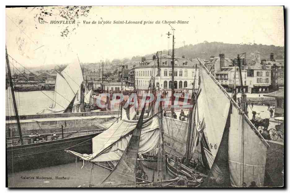 CPA Honfleur Vue de la Cote Saint Leonard Prise du Cheval Blanc Bateau