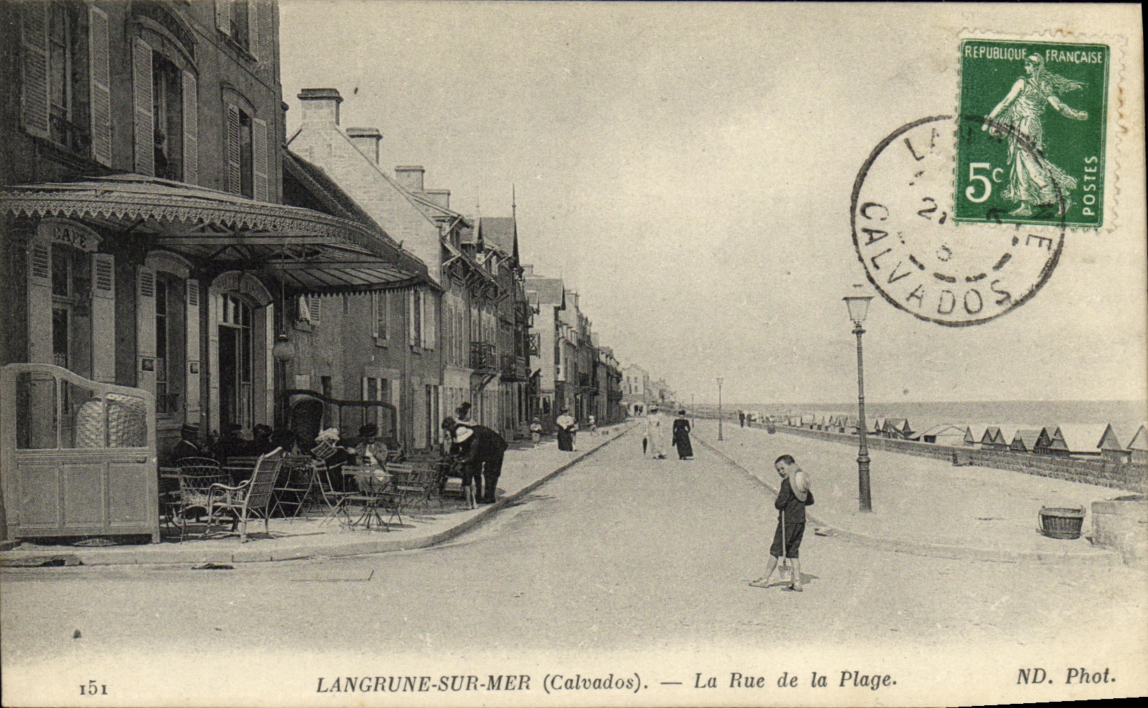 CPA Langrune Sur Mer La Rue de la Plage