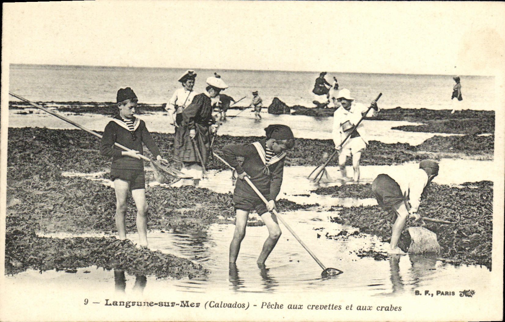Langrune-sur-Mer (Calvados) — Pêche aux crevettes et aux crabes — B. F., Paris, n°9