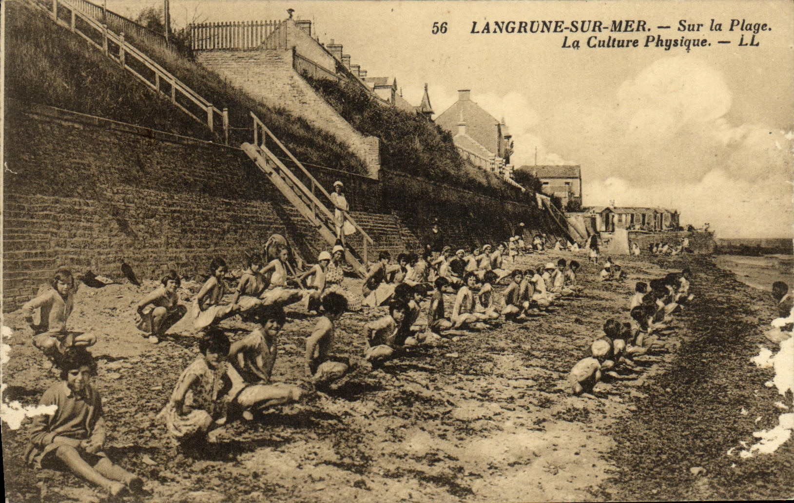 CPA Langrune Sur Mer la Plage La culture physique Enfants