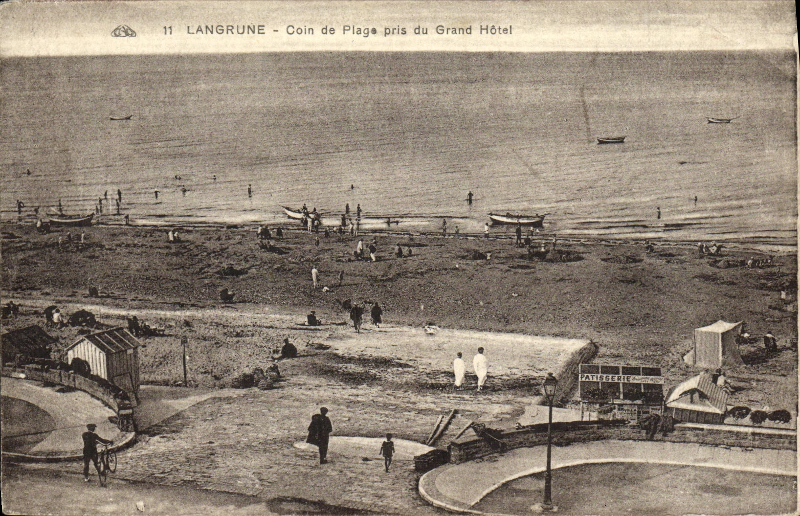 CPA Langrune Coin de Plage Pris du Grand Hotel