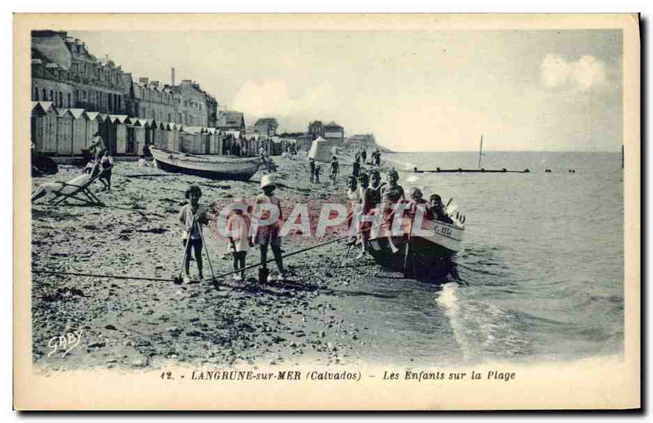 CPA Langrune Sur Mer Les Enfants Sur La Plage