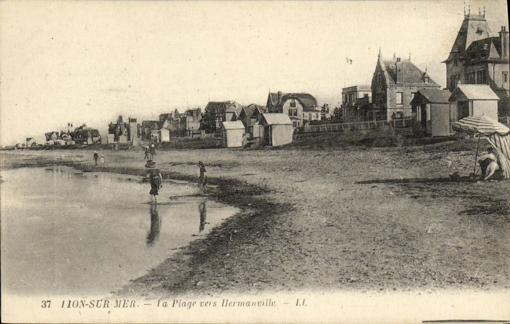CPA Lion Sur Mer La Plage Vers Hermanville