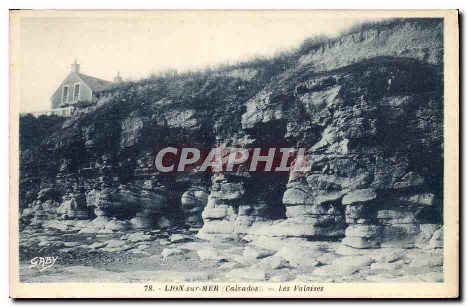 CPA Lion Sur Mer Les Falaises