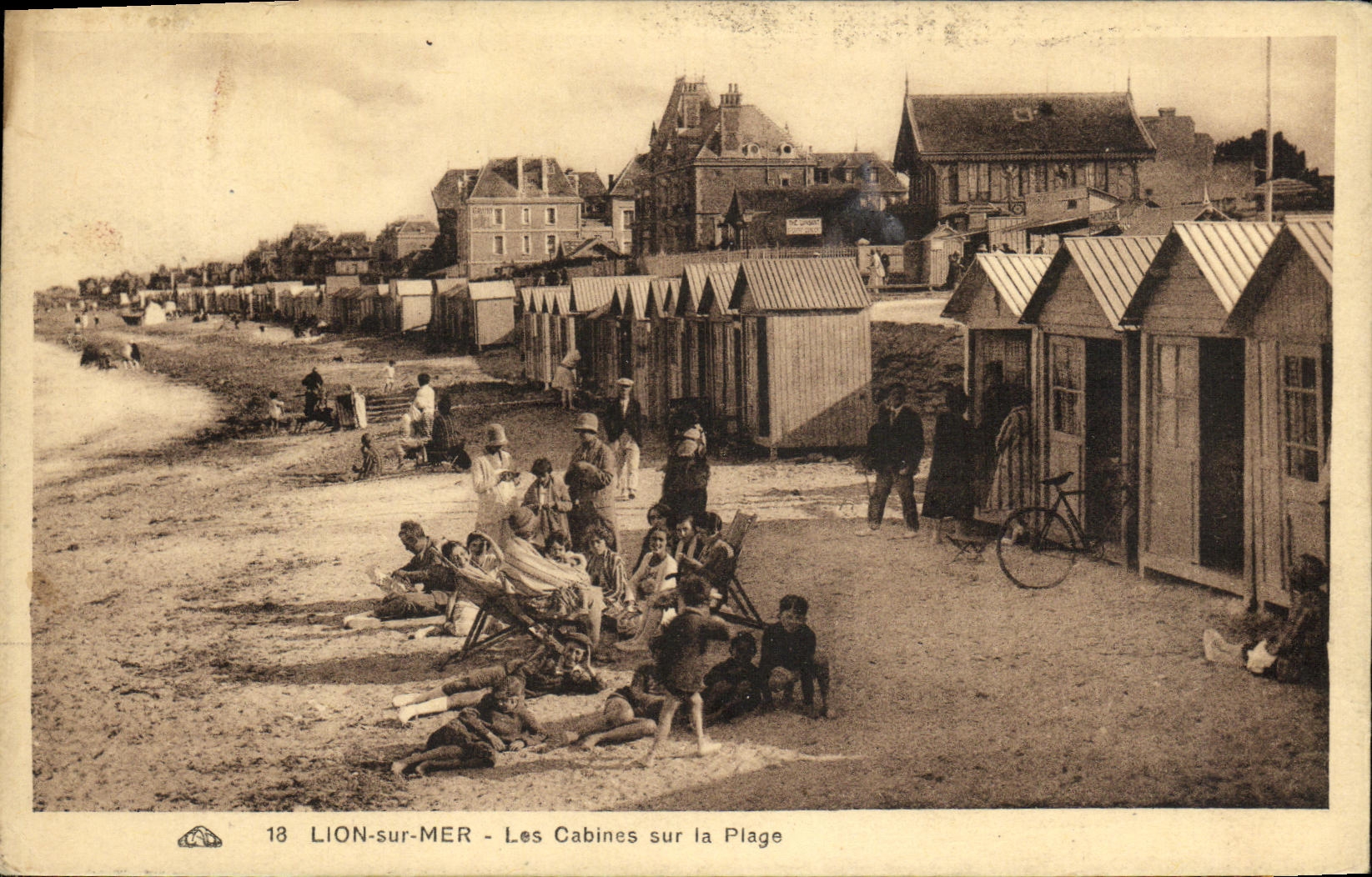 CPA Lion Sur Mer La Plage et les Villas