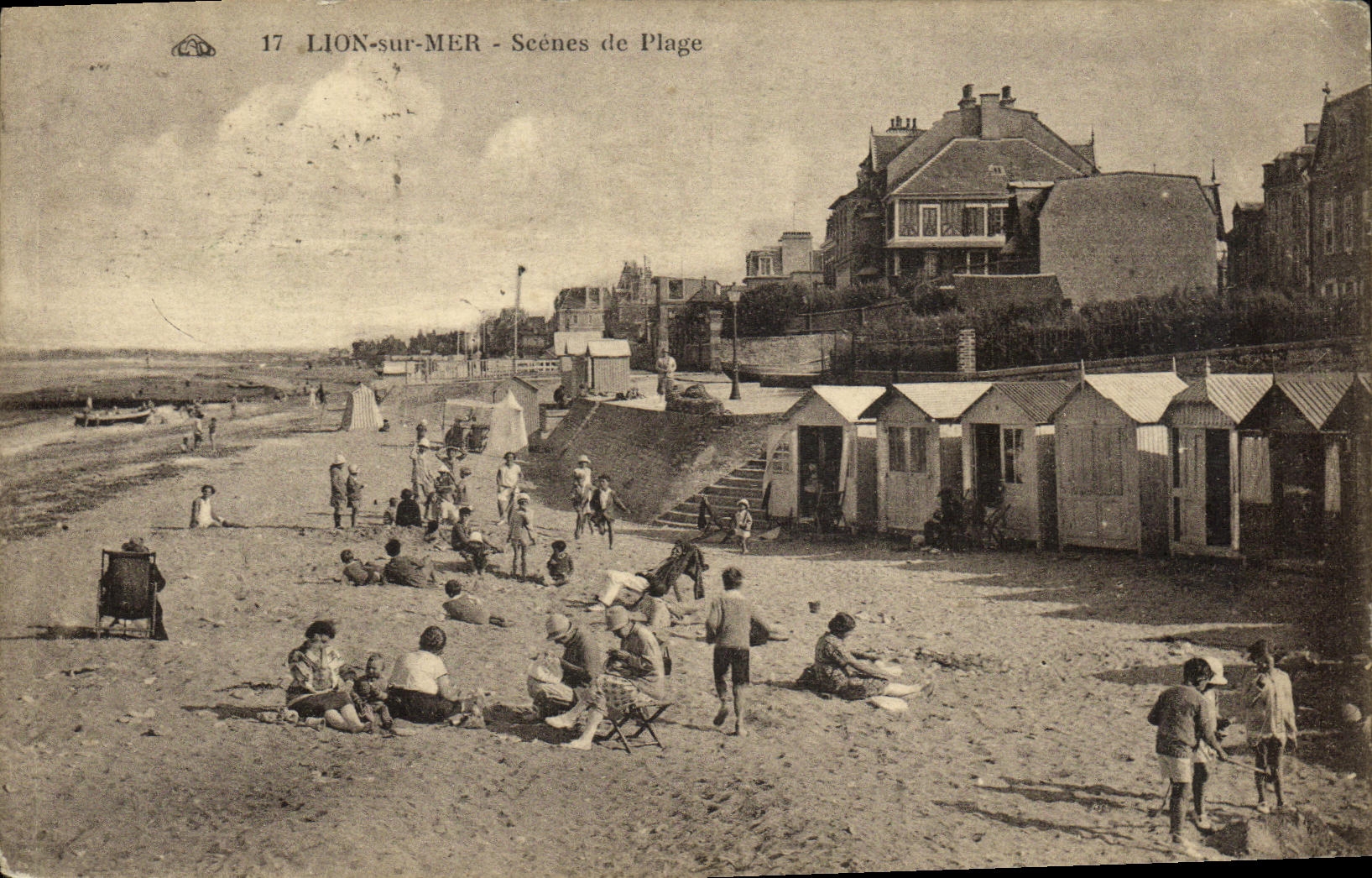 LION-sur-MER - Scènes de Plage - Éditeur : CPAHAPHIL, n° 17