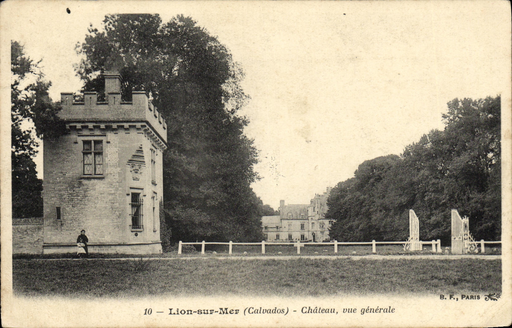 CPA Lion Sur Mer Chateau Vue Generale