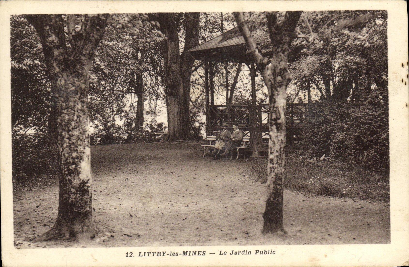CPA Littry les Mines le Jardin Public
