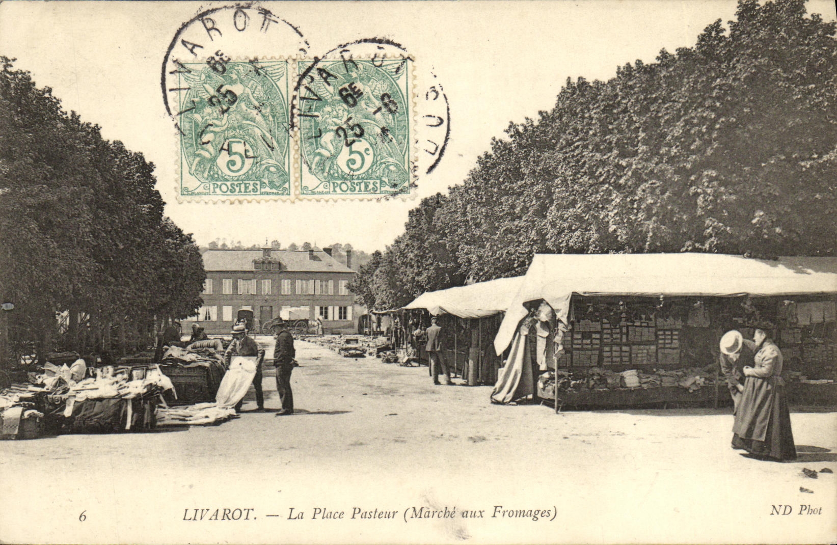 CPA Livarot La Place Pasteur Marche aux fromages TOP