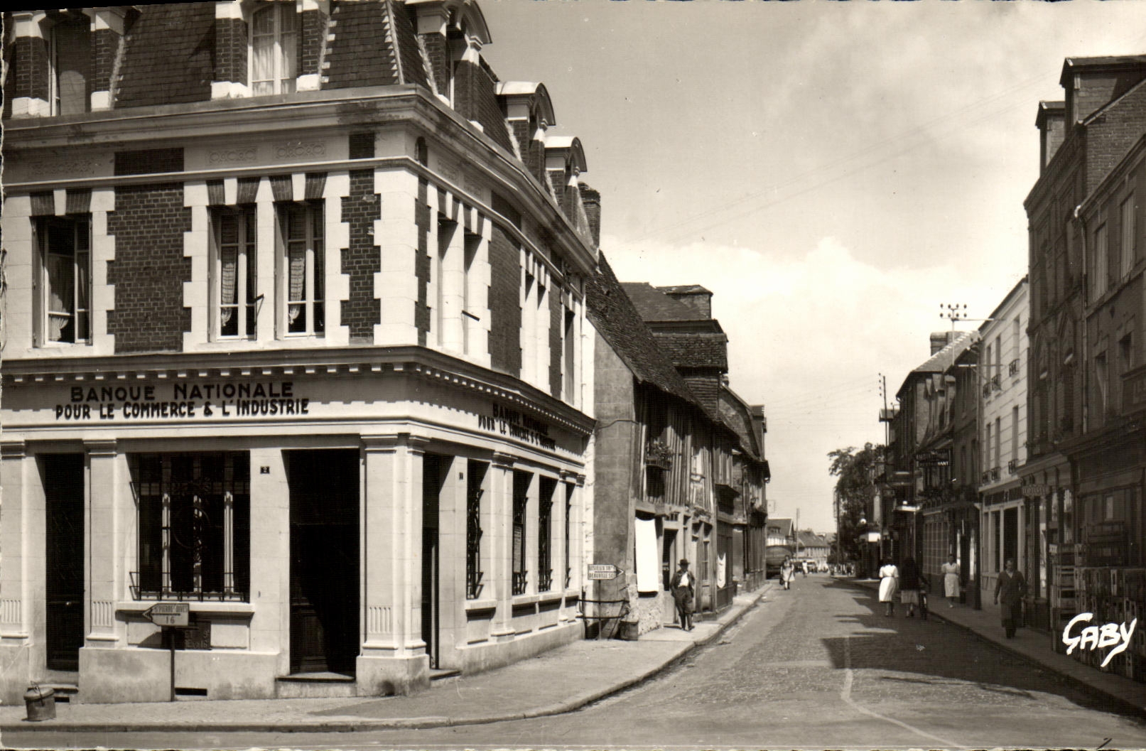 CPM Livarot Rue de Lisieux Banque nationale pour le commerce et l industrie
