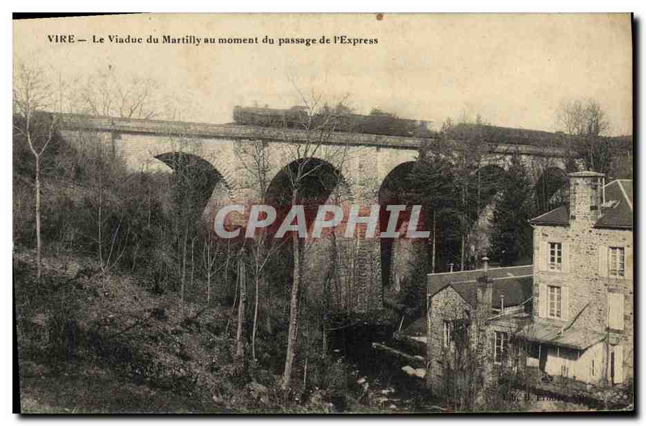 CPA Vire Le Viaduc du Martilly au moment du pasage de l Express Train