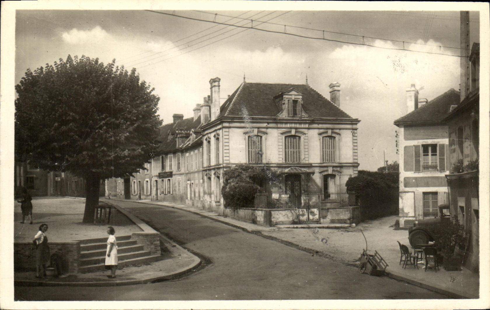 CPM Mezidon Rue Emile Zola