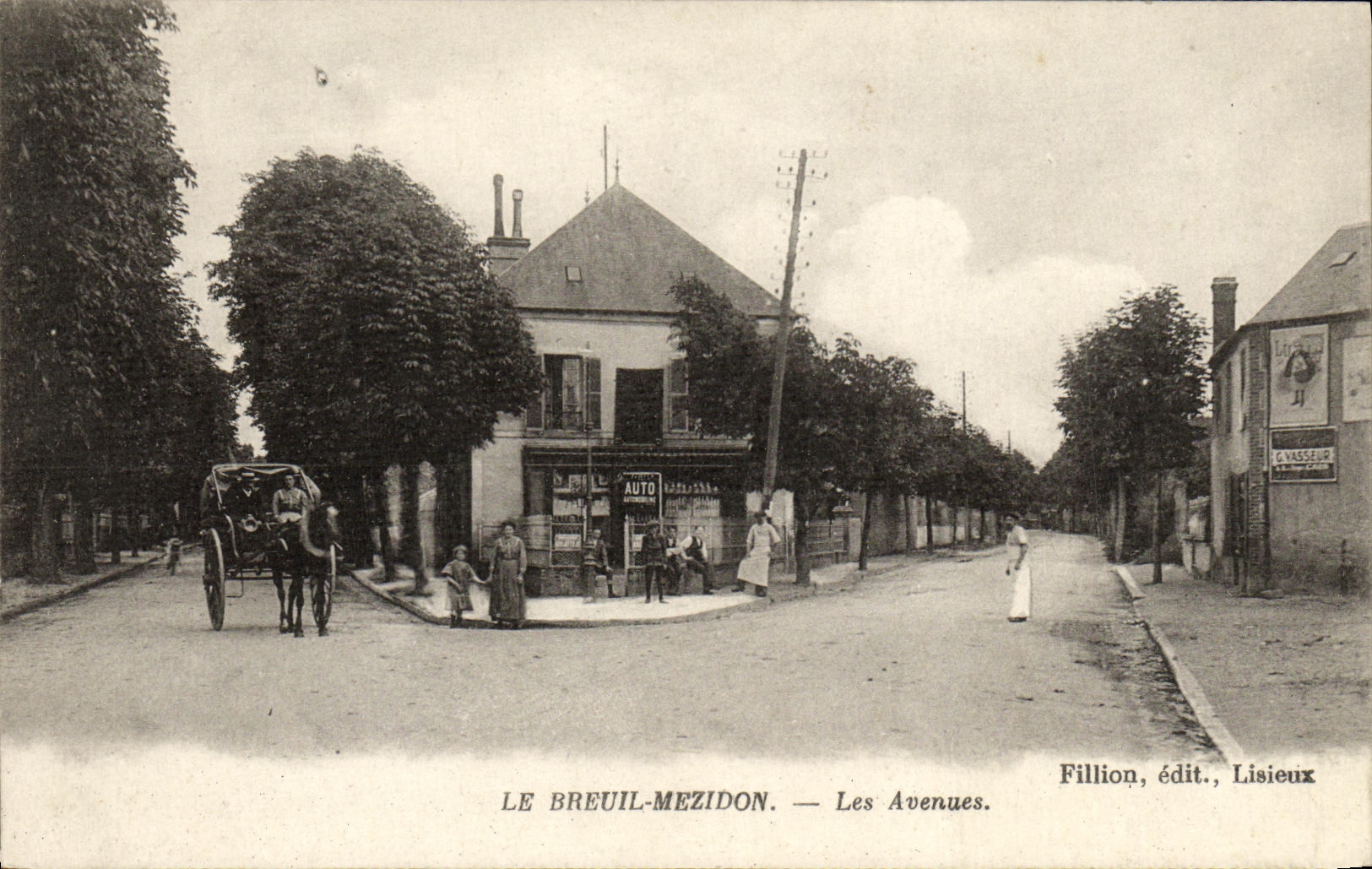 CPA Le Beuil Mezidon Les Avenues