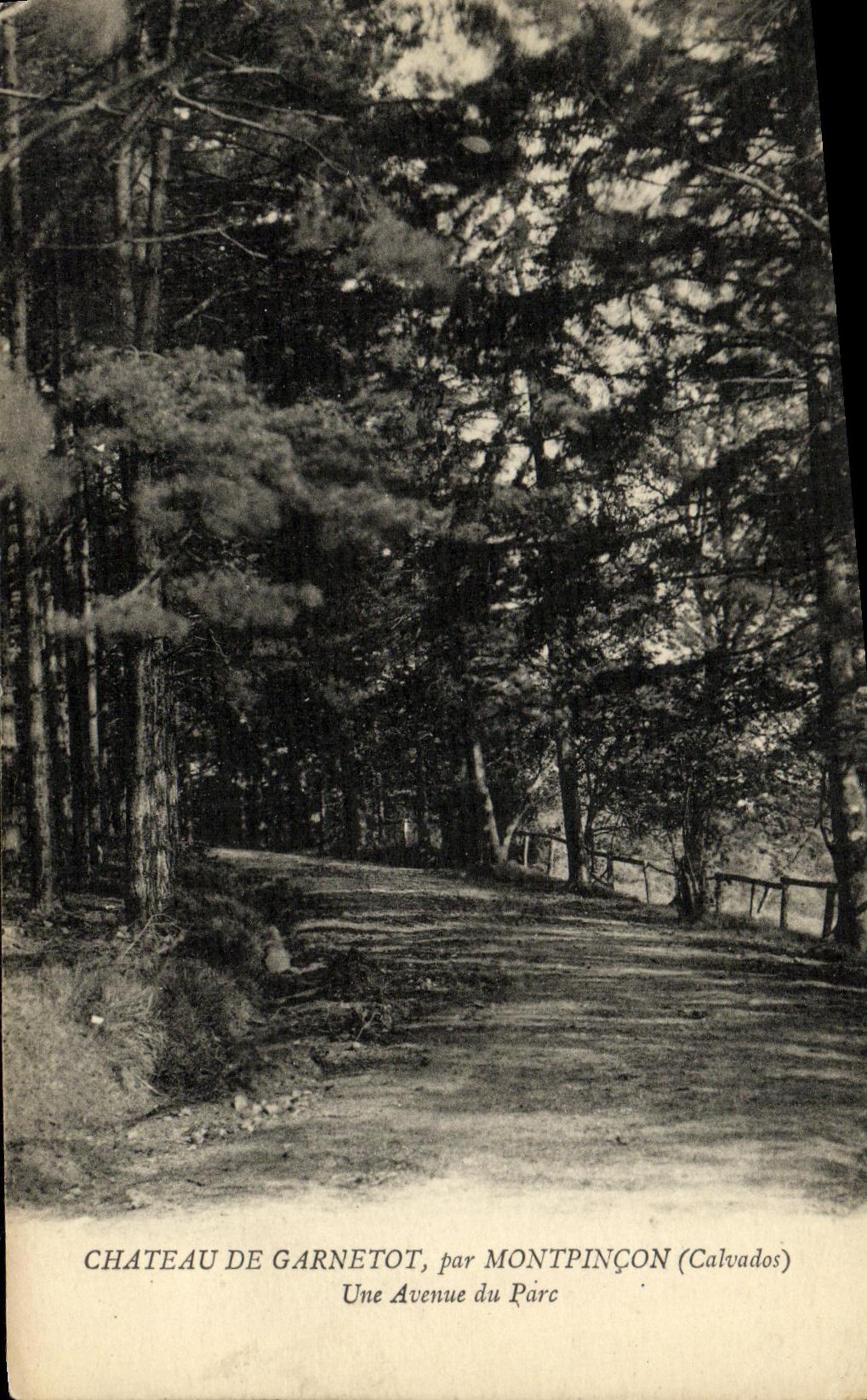 Château de Garnetot — Avenue du Parc — par Montpinçon (Calvados)
