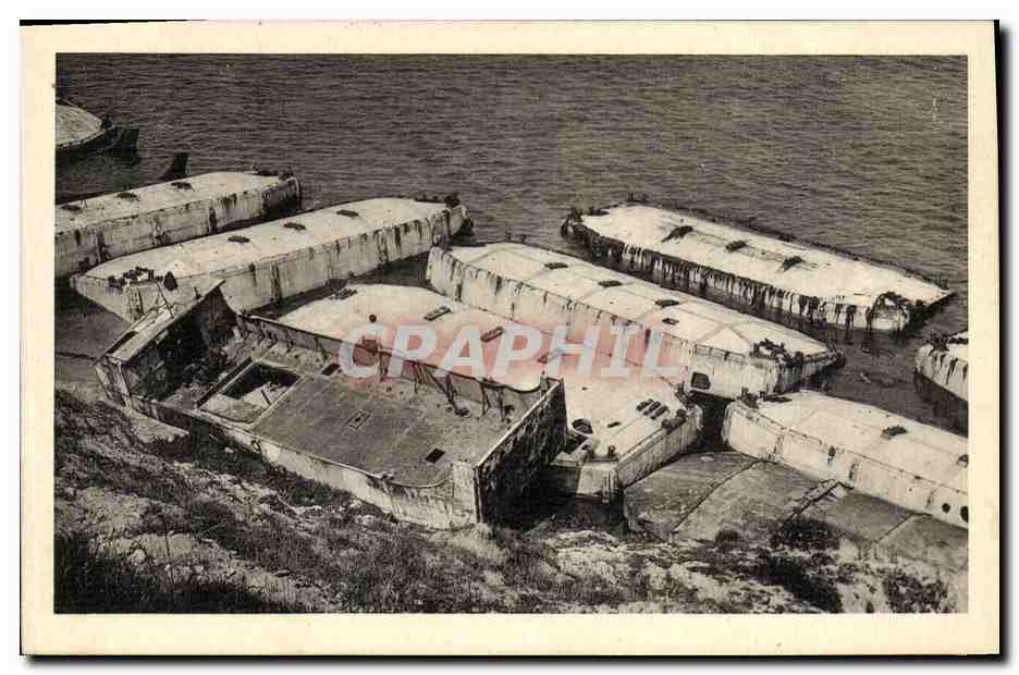 Arromanches (Calvados) — Bateaux flottants en béton pour le débarquement — Carte postale