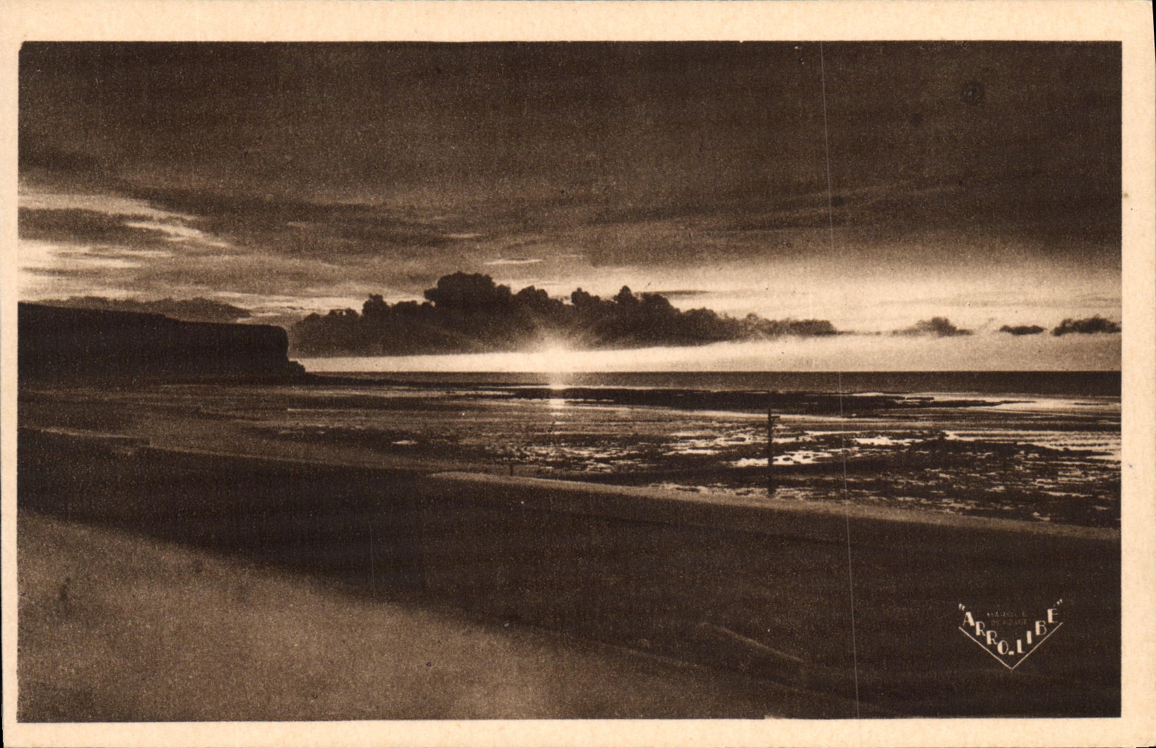 Arromanches-les-Bains — Le port de la Libération (1944) — 'ARROC.LIBE'