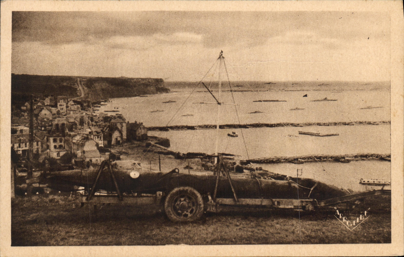 Arromanches-les-Bains — Vue générale prise de la falaise Est — Photo Chevrot, Honfleur