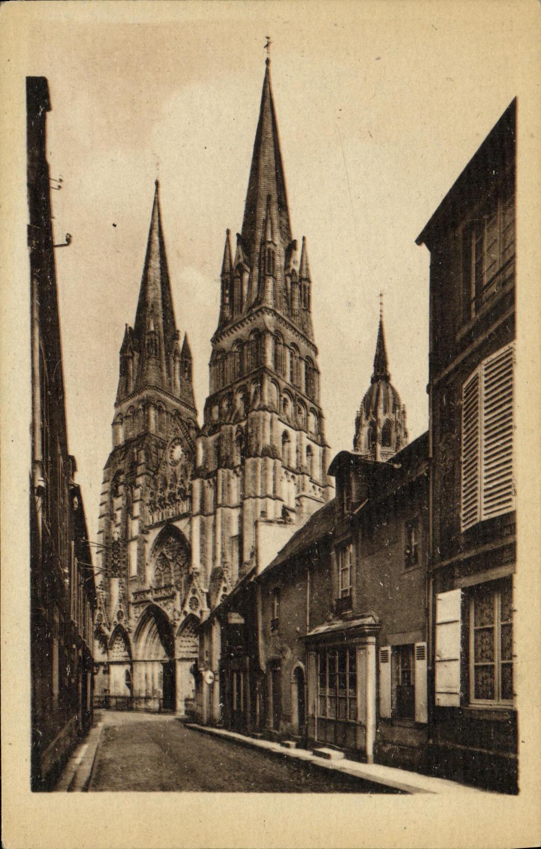 Bayeux — Les Flèches de la Cathédrale (XIIIe s.) — Arts Photographiques — n° AP.157
