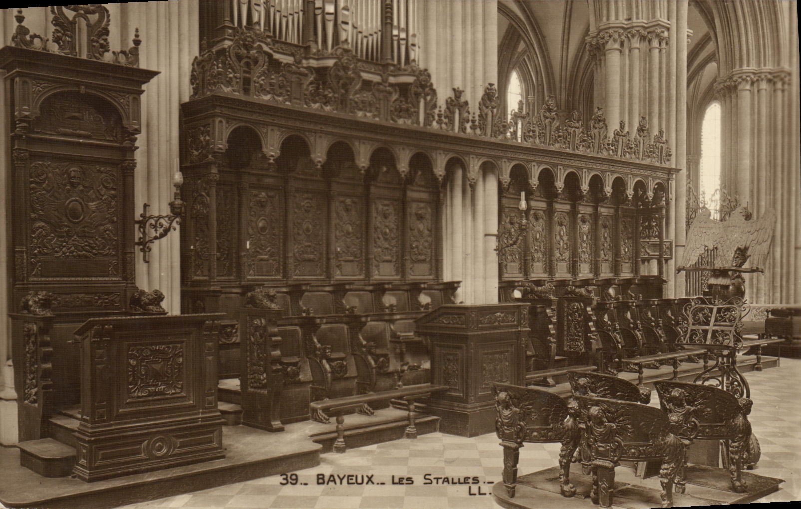 Bayeux — Les Stalles — LL. 39 - Anverso