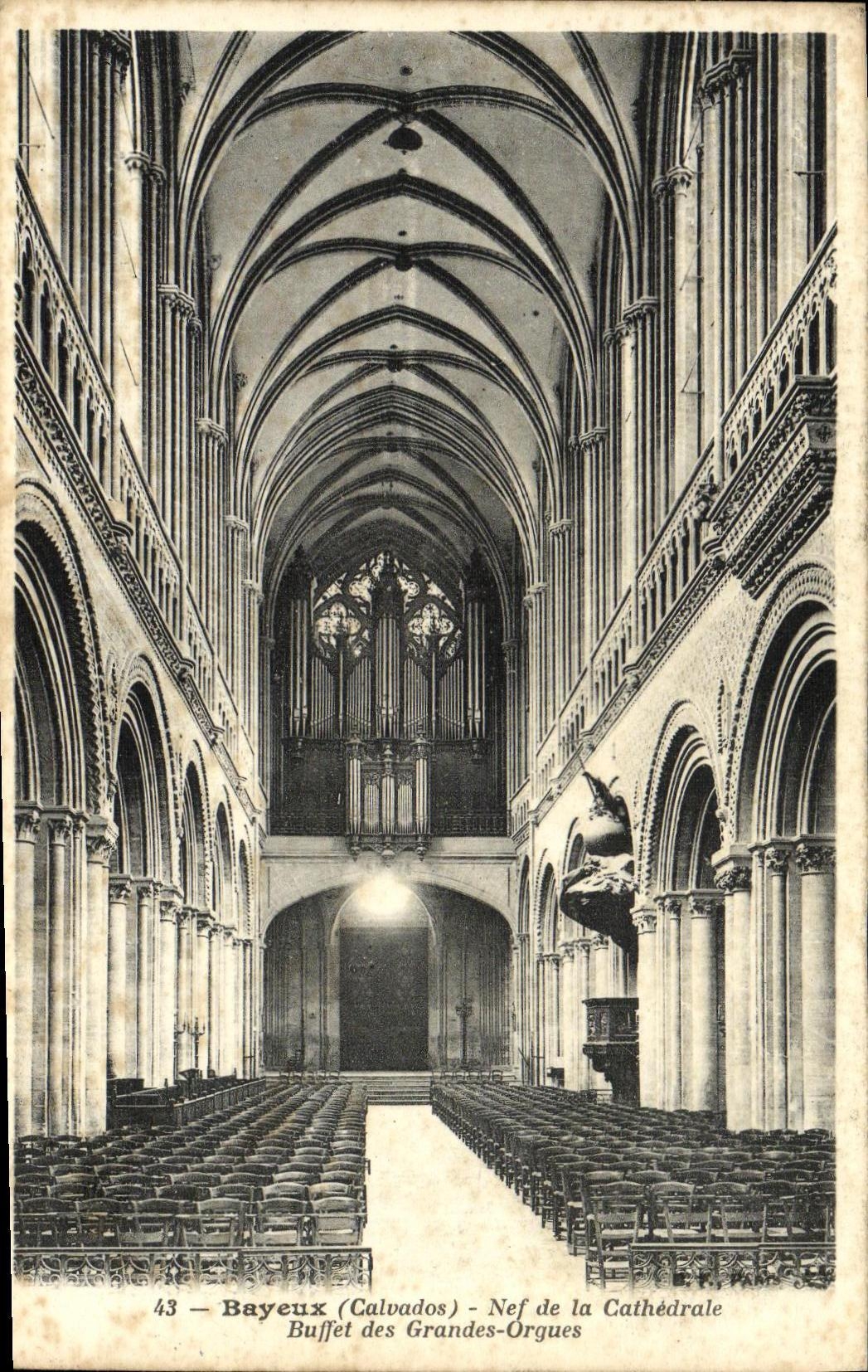 Bayeux (Calvados) — Nef de la Cathédrale avec Buffet des Grandes-Orgues — Librairie Bayeusaine