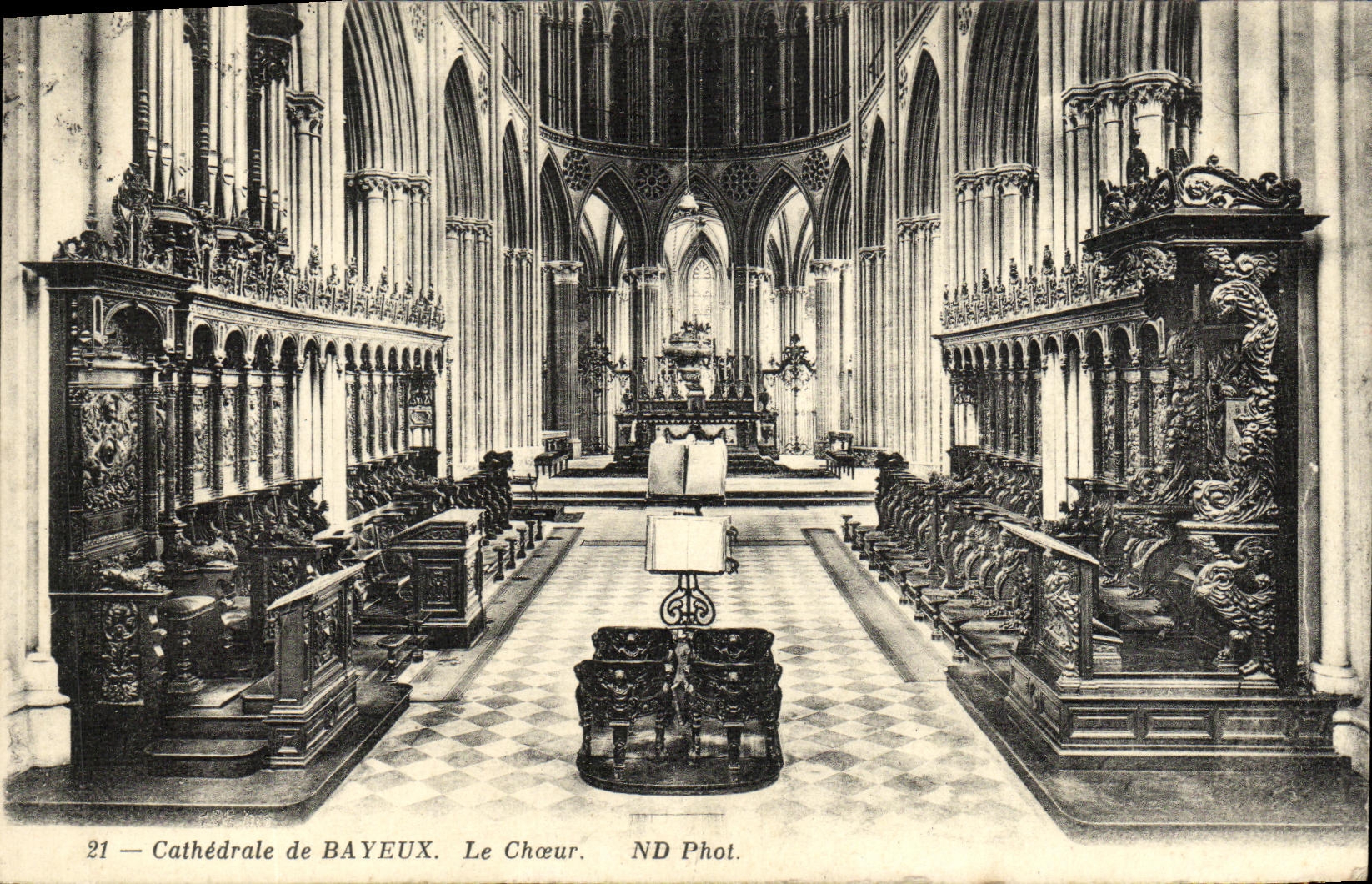 Cathédrale de BAYEUX — Le Chœur — ND Phot.