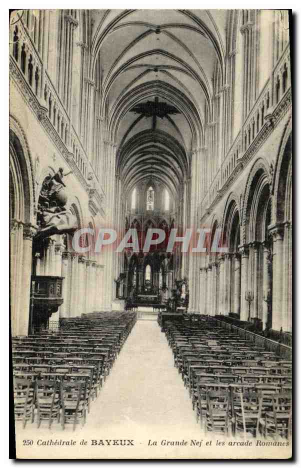 Cathédrale de BAYEUX — La Grande Nej et les arcade Romanes
