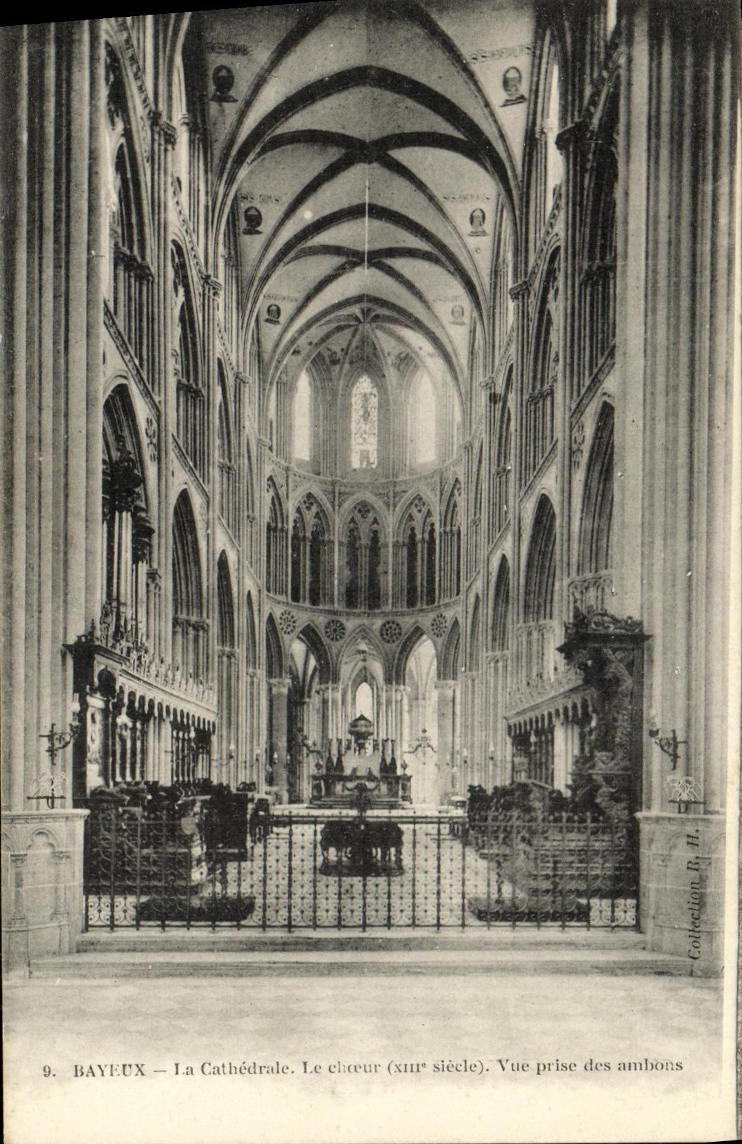 Bayeux — La Cathédrale. Le chœur (XIIIe siècle). Vue prise des ambons