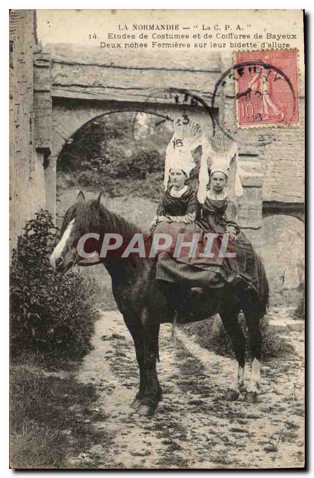 Deux fermières normandes sur leur bidet — La C.P.A. — n°14