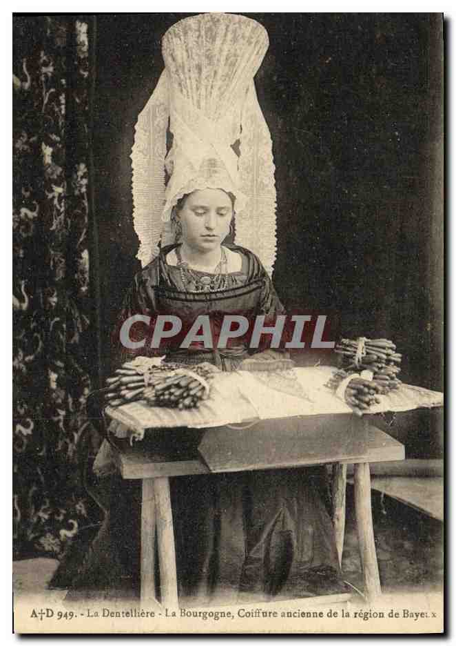 CPA Bayeux La Dentelliere La Bourgogne Coiffure ancienne de la Region de Bayeux Folklore 