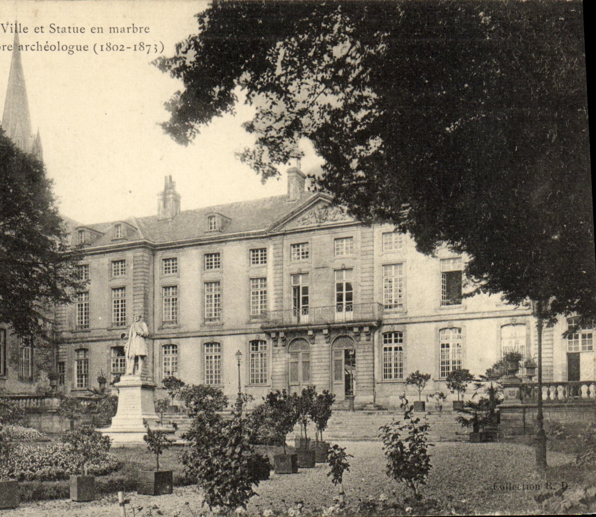 Hôtel de Ville et Statue en marbre — Musée archéologique (1802-1873) — Collection R. D.