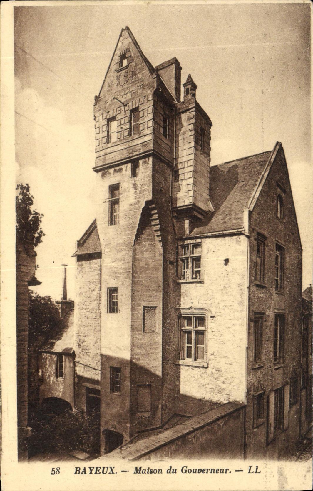 Bayeux — Maison du Gouverneur — LL