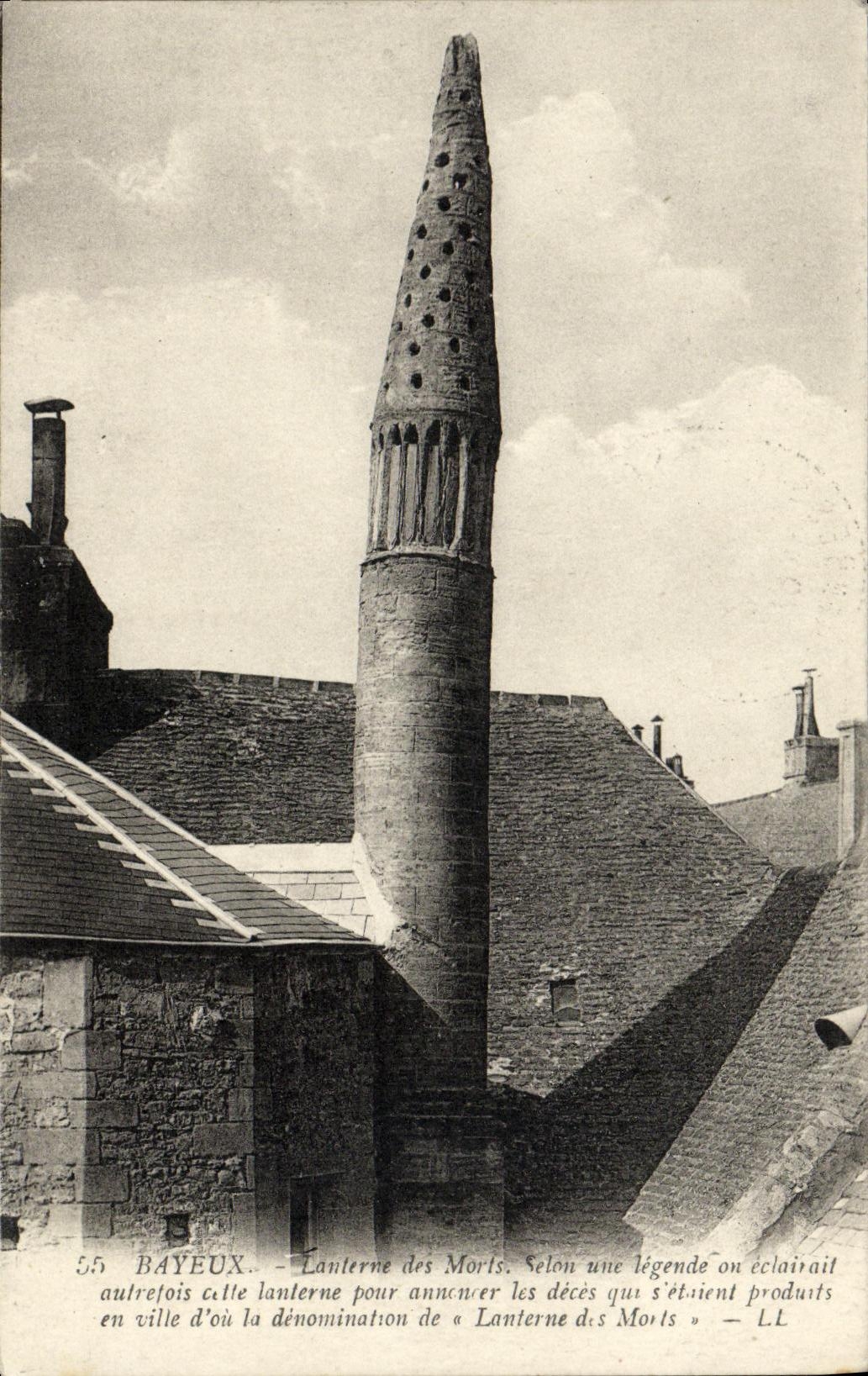 CPA Bayeux Chemince Lanterne des morts