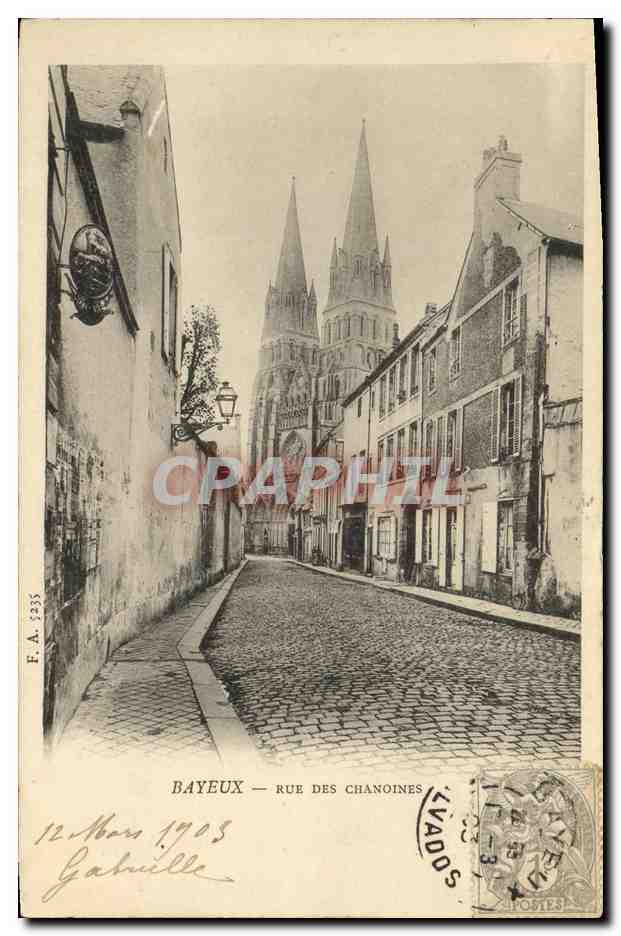 CPA Bayeux La Rue Des Chanoines