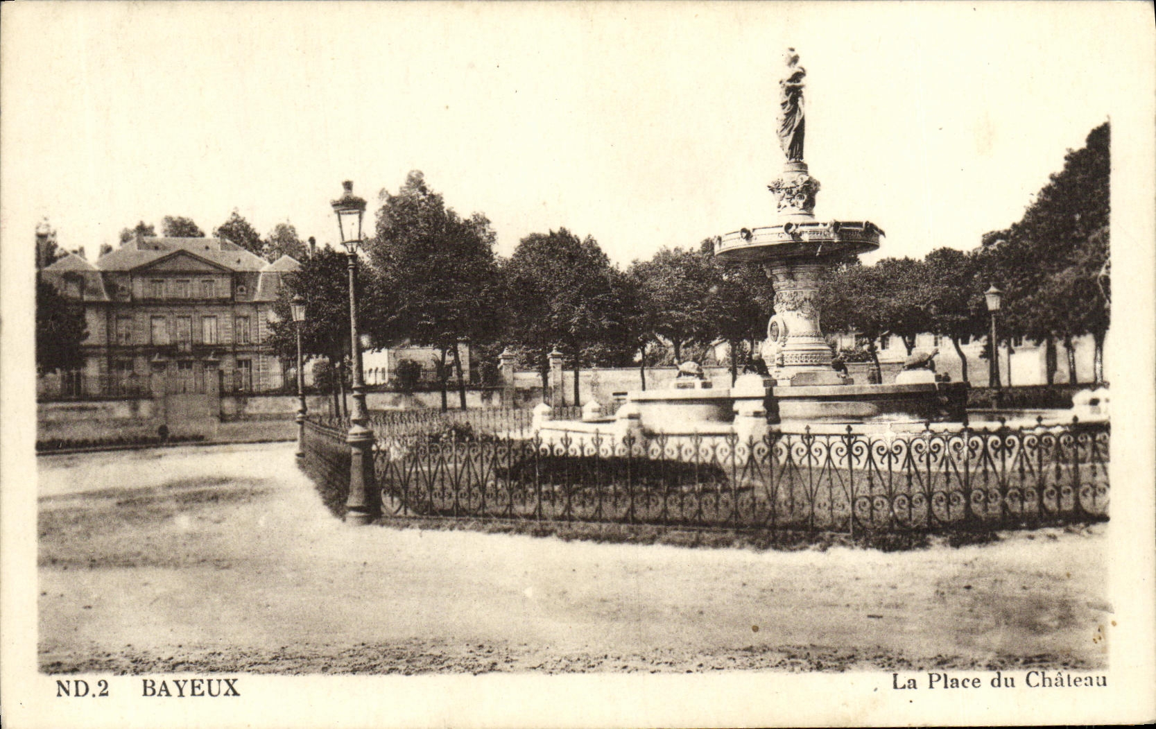 Bayeux — La Place du Château — C.A.P. Paris (197)