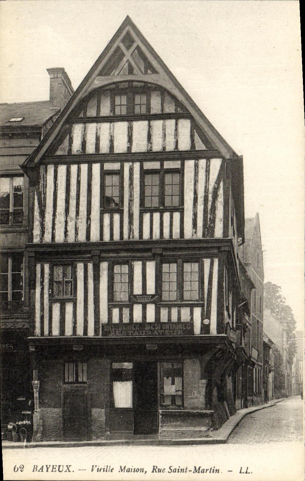 Bayeux — Vieille Maison, Rue Saint-Martin — LL.