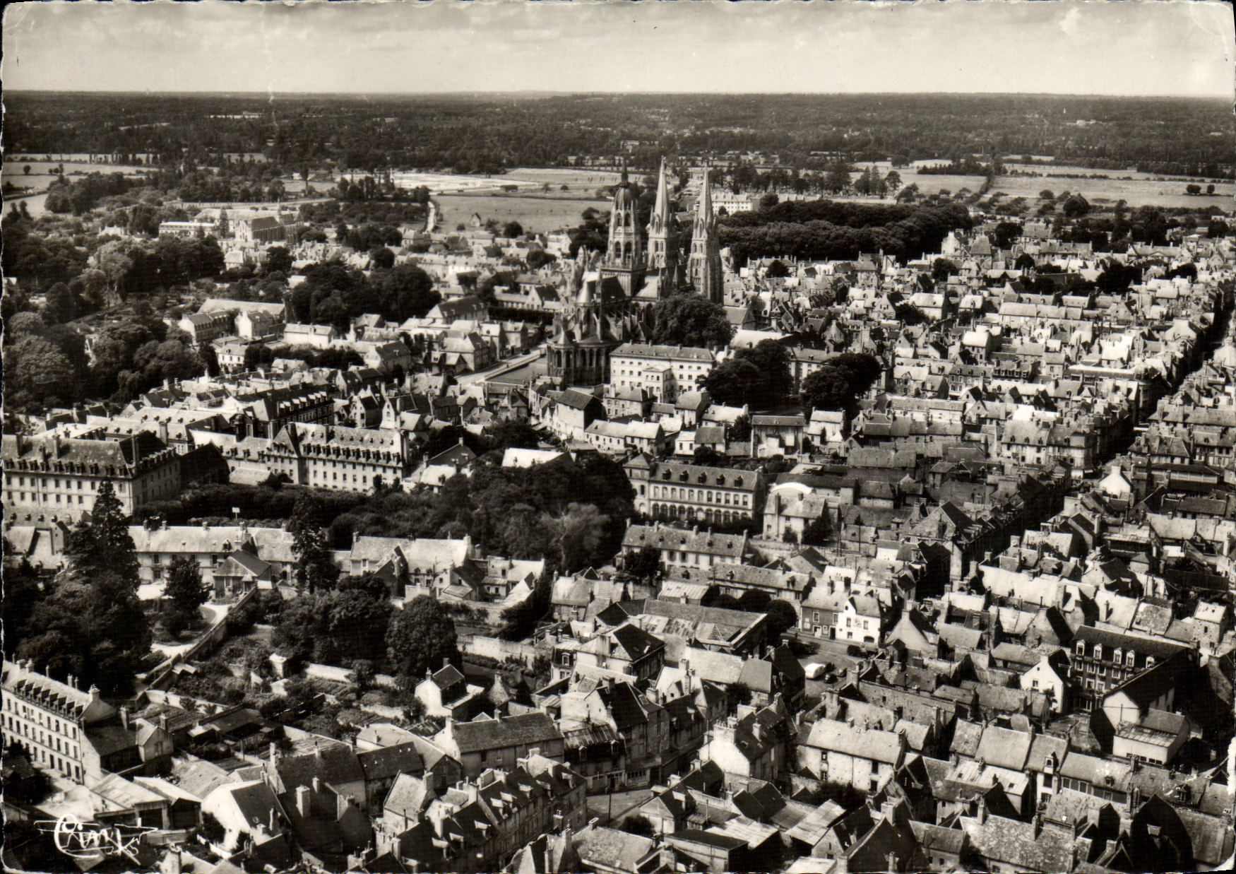 CPM Bayeux Vue Generale aerienne