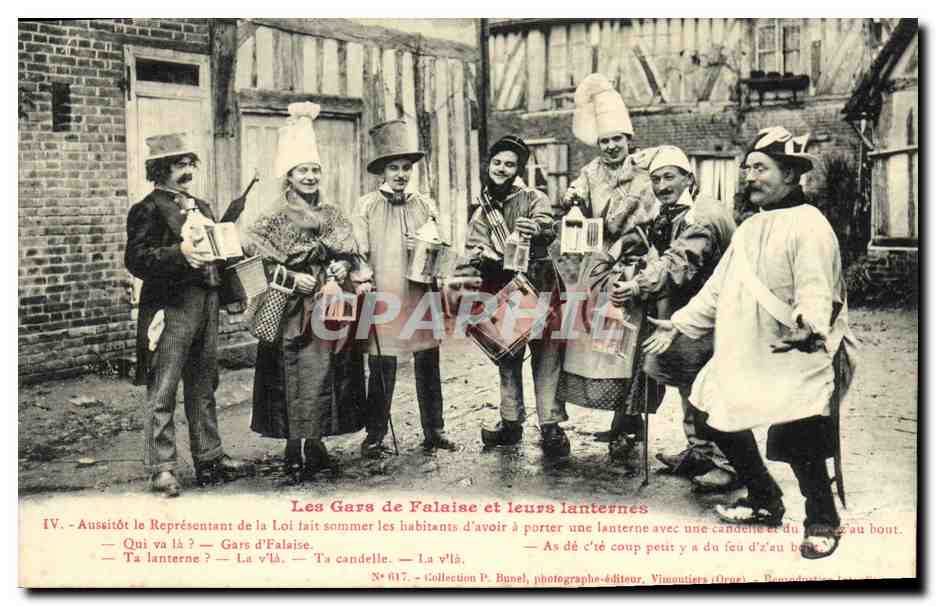 CPA Les Gars de Falaise et leurs lanternes Folklore Costume