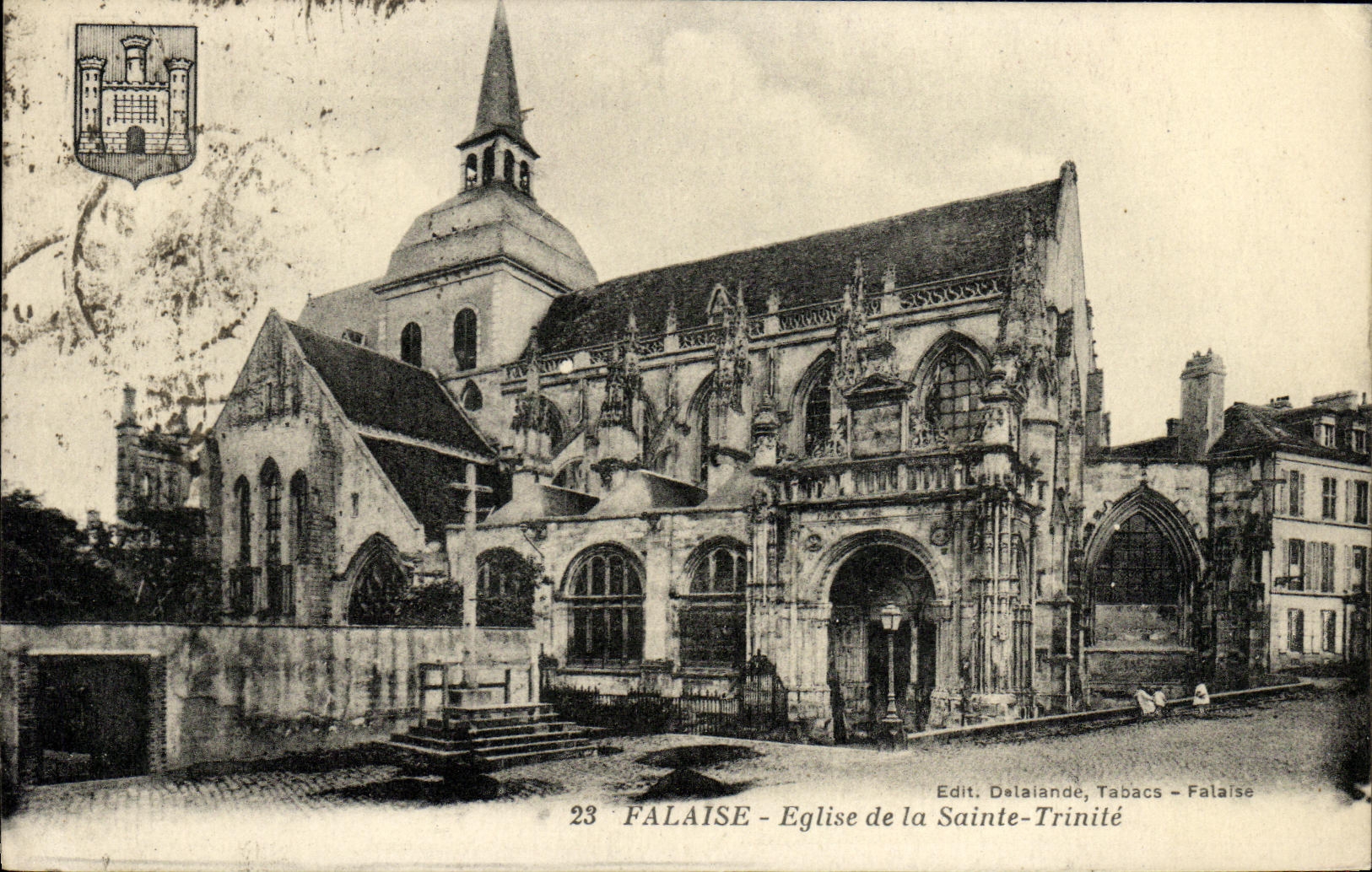 CPA Falaise Eglise de la Saint Trinite