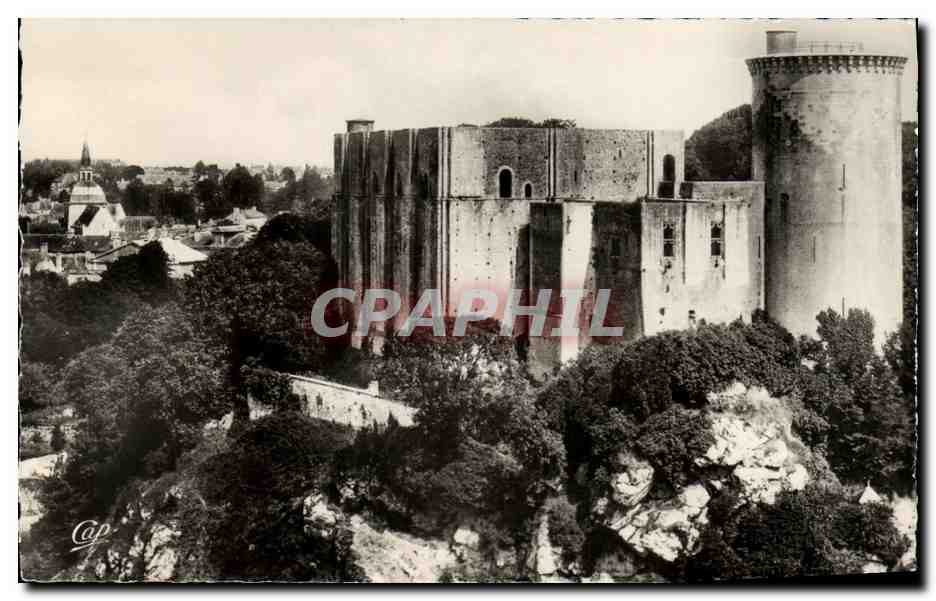 Le Château pris du Mont Myrrha — Falaise — éditeur Cap