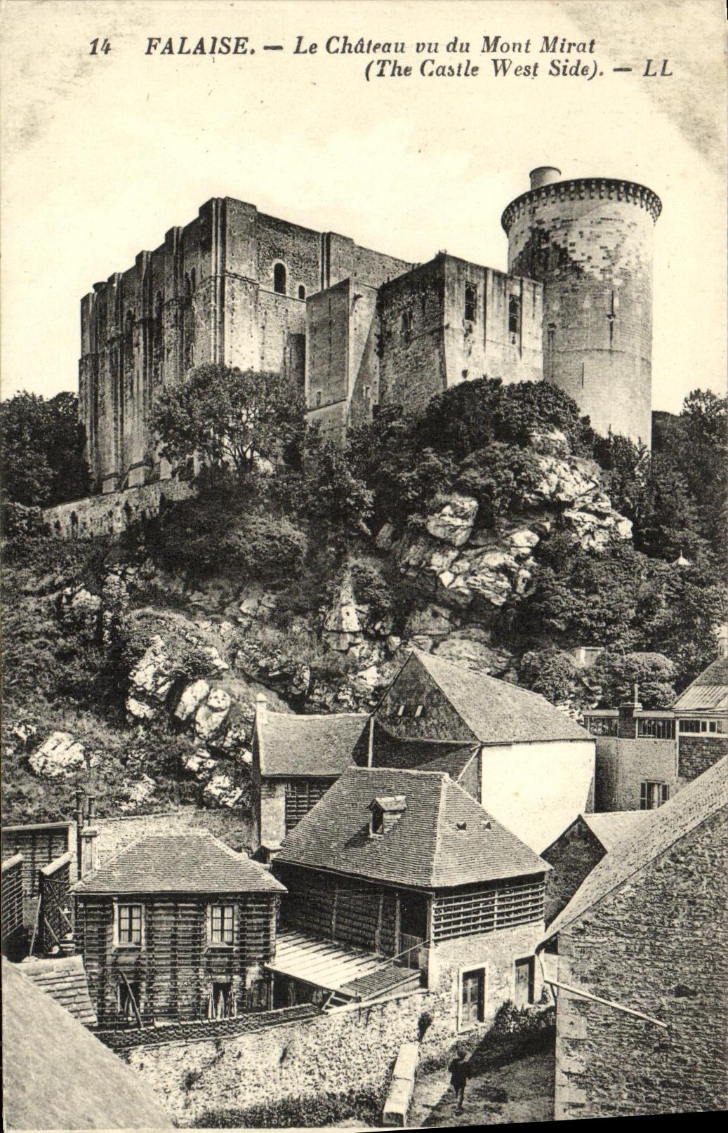 CPA Falaise Le Chateau vu du Mont Mirat 