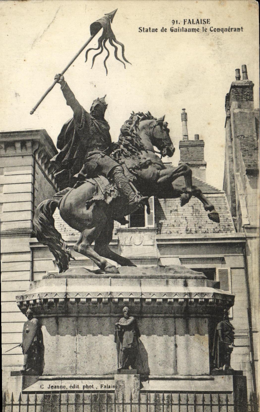 Statue de Guillaume le Conquérant à Falaise — C. Jeanne, édit. phot. Falaise, n°91