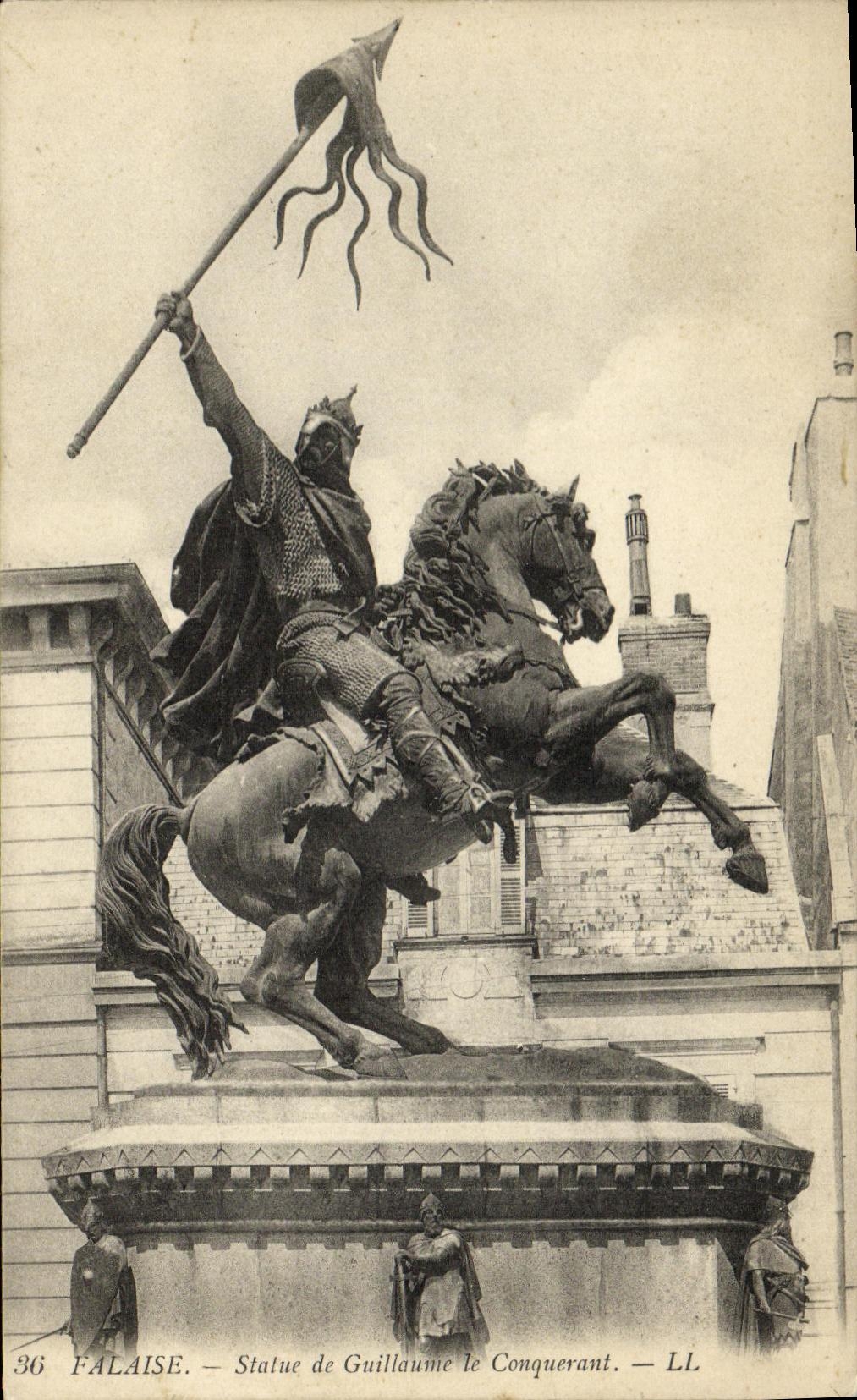 CPA Falaise Statue de Guillaume le Conquerant