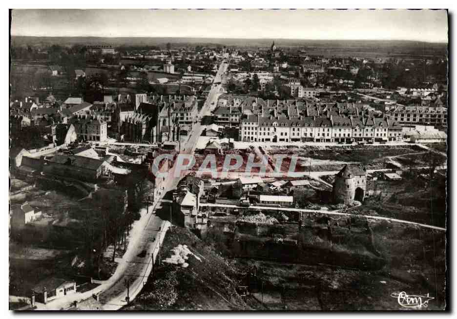 CPM Falaise Vue aerienne de l Eglise St Gervais et porte des Cordeliers